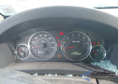 2010 Jeep Grand Cherokee Laredo z USA, uszkodzony, nr VIN 1J4PR4GK4AC133647